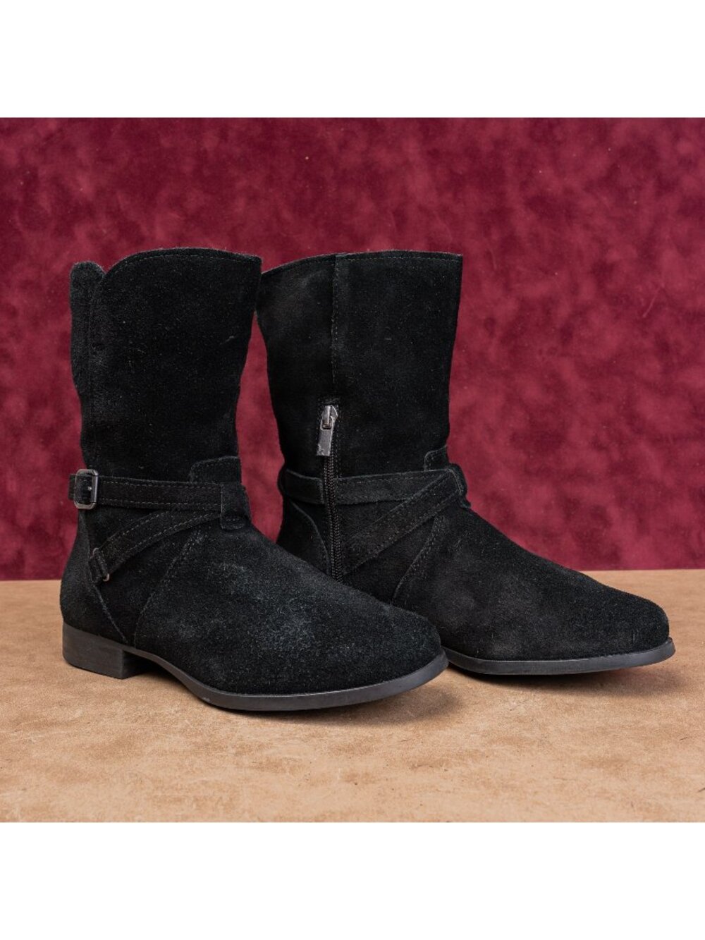 Koolaburra Women Black Suede Modern Fall Strap Comfortable Boots sz 6